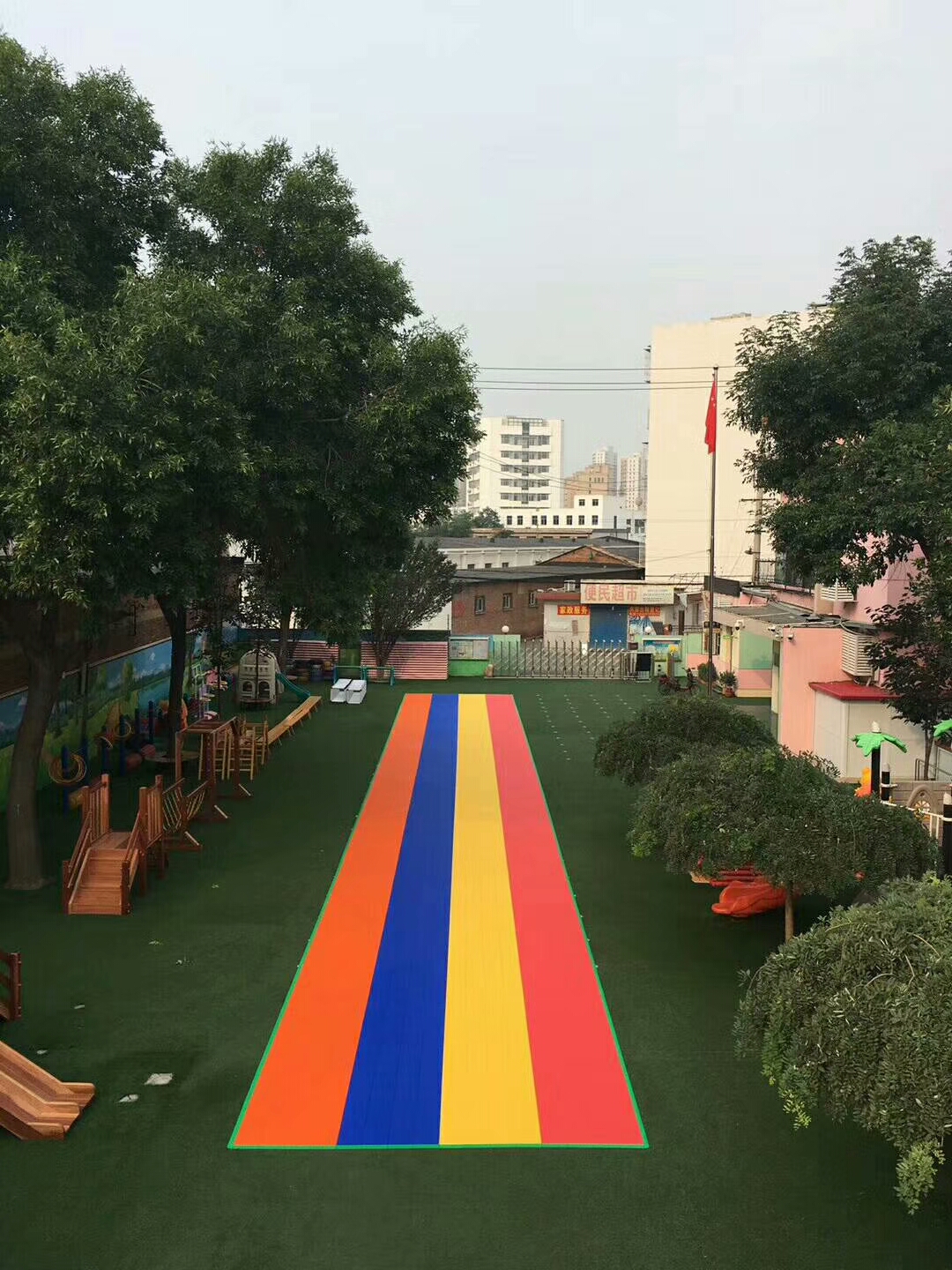 仲達(dá)地板【定】天津，與草坪合體？